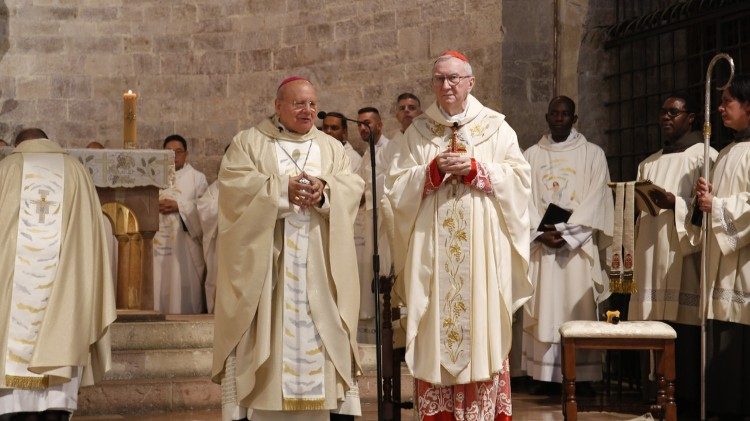 El cardenal Parolin y el obispo Sorrentino