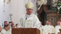 Biskup Mijo Gorski propovijeda u požeškoj katedrali