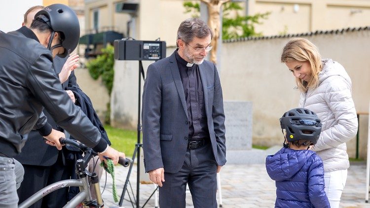 Josef Grünwidl, unterwegs im Erzbistum Wien