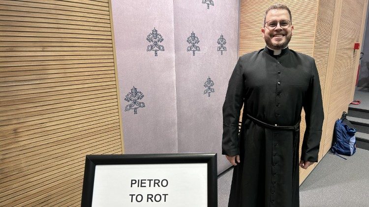 Padre Fernando Clemente, postulador de la causa de canonización de Peter To Rot.