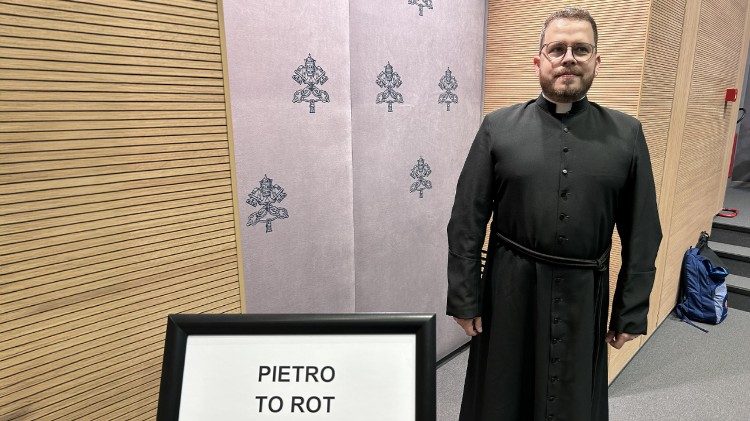Il postulatore del beato To Rot, padre Fernando Clemente Santos M.S.C.