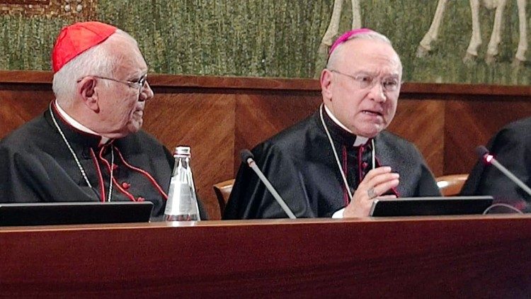 El Sustituto para los Asuntos Generales de la Secretaría de Estado en la Pontificia Universidad Lateranense.