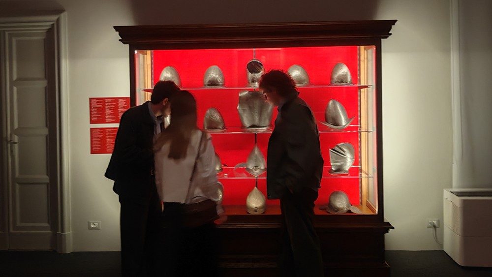 La mostra "In difesa del Papa"