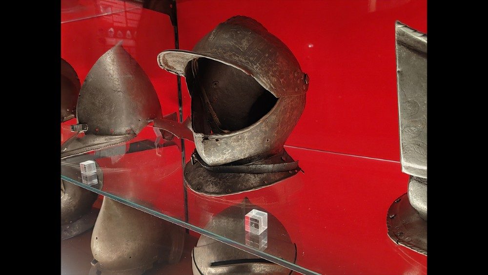 La mostra "In difesa del Papa"