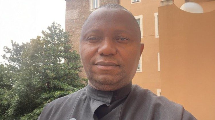 Le père Jules Mapela Thamuzi, Provincial des passionistes de la province du Congo-Kinshasa