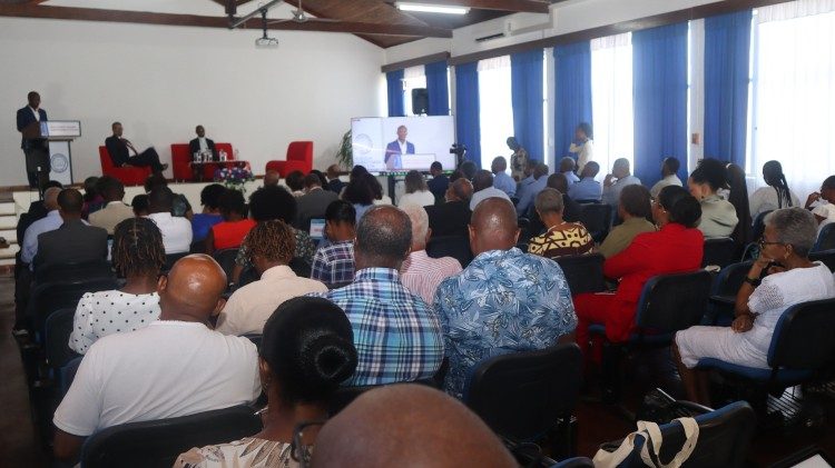 Participantes no III Simpósio Internacional da Escola Universitária Católica