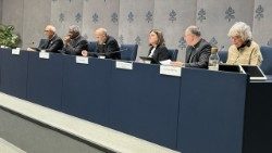 Rueda de prensa sobre el Jubileo del mundo educativo