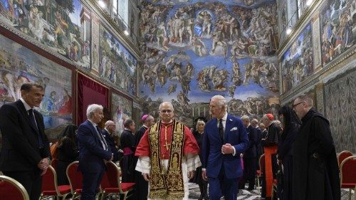 La prière historique du Pape et du roi Charles III dans la chapelle Sixtine