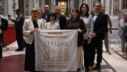 Członkowie katolickiego stowarzyszenia Civitas Christiana w Rzymie
