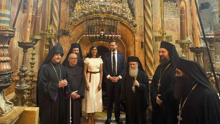 2025.10.24 Il vicepresidente degli Stati Uniti Vance ha visitata la Cattedrale armena della Santa Resurrezione