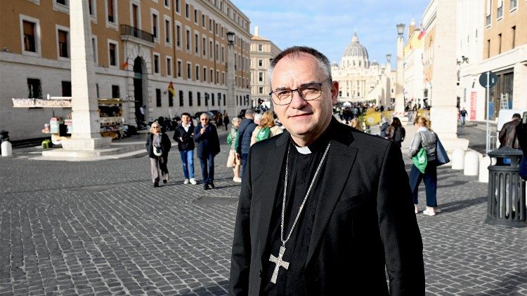 2025.10.25 vescovo Robert Chrząszcz