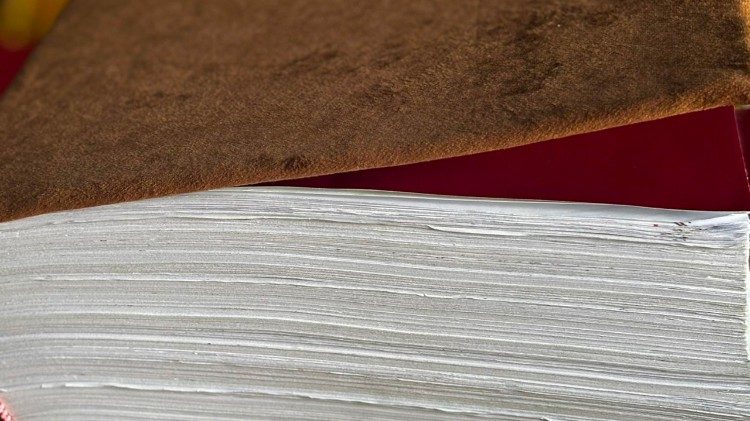 Próby odręcznego przepisywania Biblii podejmowane były niejednokrotnie (KUL)