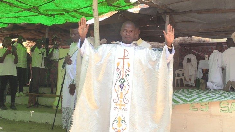 Ordenação sacerdotal do Padre Samuel Miguel, Missionários Combonianos, Nampula (Moçambique)