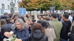 Procissão de fiéis peregrinos na Abadia Einsiedeln, Suíça - foto Lusofonias