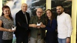 Արարատի լեռնագնացները այցելած են Մեսրոպեան վարժարան