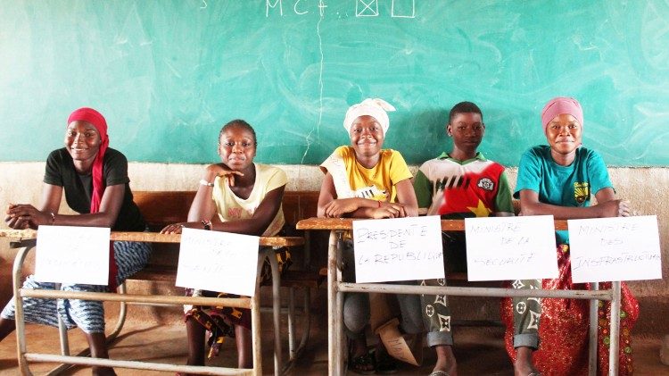 Burkina Faso, in classe si immagina il futuro del Paese
