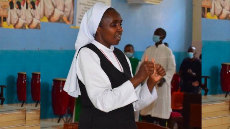 Sr Muya katika huduma yake kwa viziwi