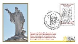 Známka venovaná Bazilike sv. Benedikta v Nursii