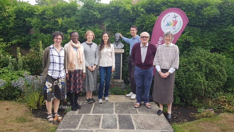 Sr. Anna (Dritte von links) in Littlemore: dem Ort der Konversion Newmans in die katholische Kirche