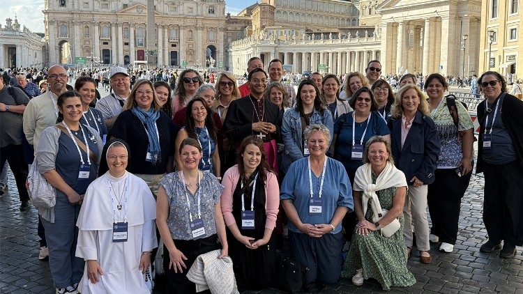 Educatori dagli Diocesi di Columbus, Stati Uniti. Vescovo Earl K. Fernandes di Columbus