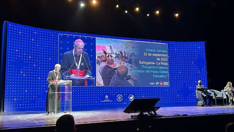 Il cardinale Mario Poli sul Patto Educativo argentino