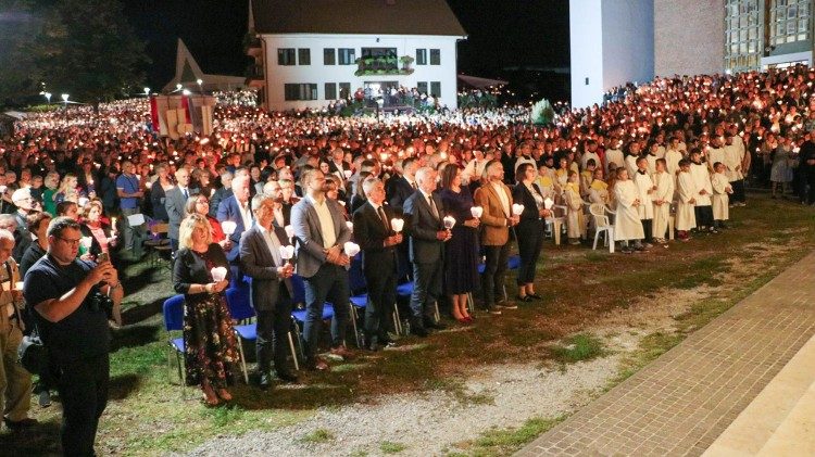 Mnoštvo vjernika na slavlju Gospe od Suza u Pleternici