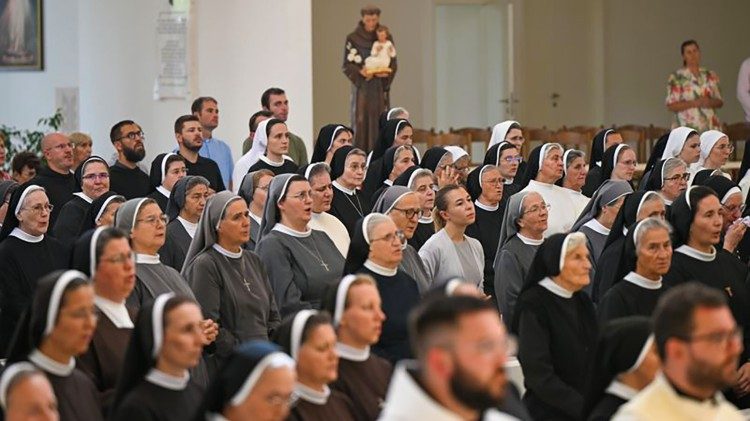 Sudionici Nacionalnog hodočašća osoba posvećenog života u Kninu