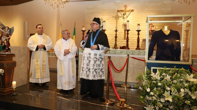 The relic was escorted by the Fire Department to the main church, where the opening Mass of Canonization Week was celebrated.