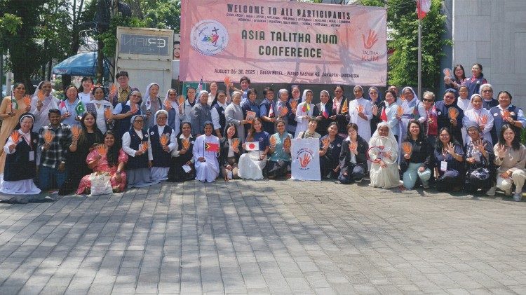 Foto de grupo das participantes da Conferência Regional Asiática da Talitha Kum