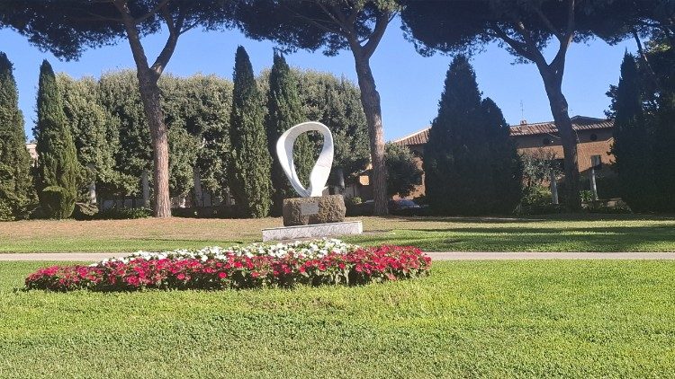 Une autre vue des jardins à ''Borgo Laudato'' Si'