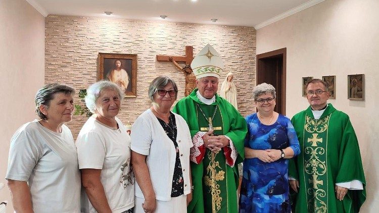 Odessa la Eucaristía con el obispo Stanisław Szyrokoradiuk