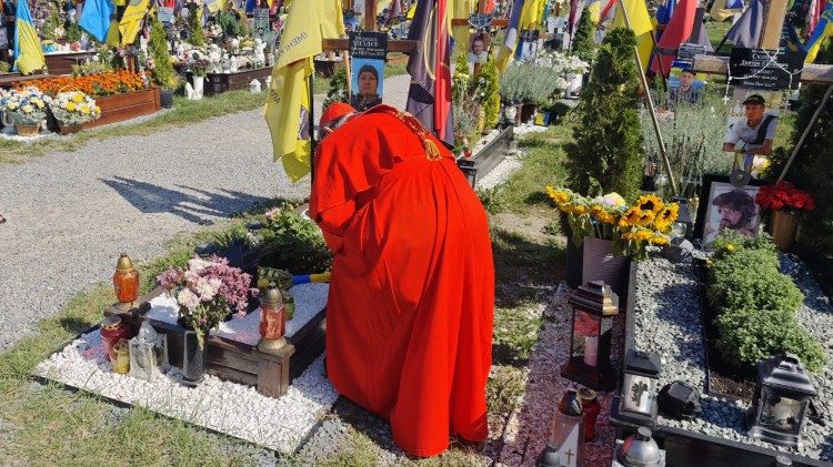2025.09.06 Cardinale Sepe cimitero militare Leopoli (Lviv)
