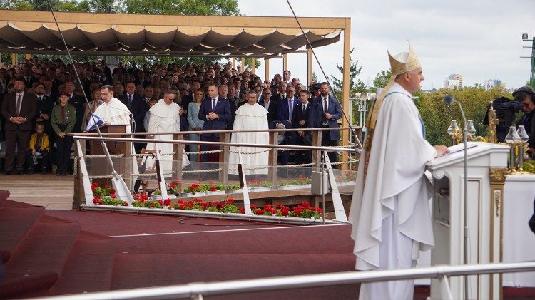 Bp Włodarczyk podziękował rolnikom za ich modlitwę, ale i za ludzką solidarność