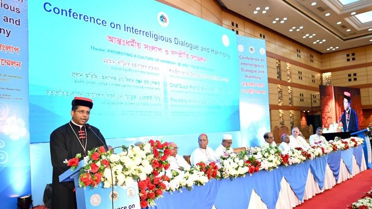 Il cardinale Koovakad in Bangladesh