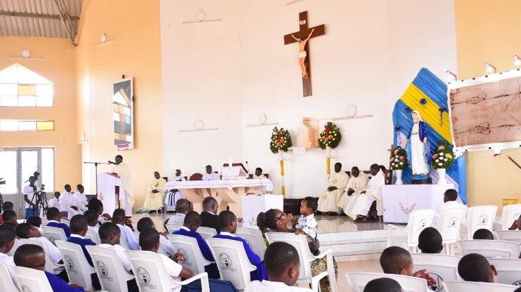 Wakati wa Misa ya shukrani kutangazwa Carlo Acutis