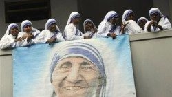 2025.09.10 Mother teresa canonization photo homage orient news