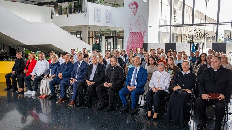 Radom počela Katolička opća gimnazija u Popovači (foto: Stjepan Vego)