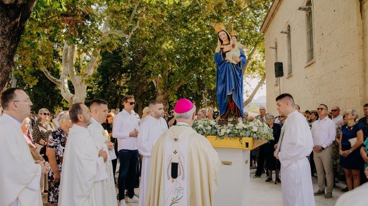 Nadbiskup Zdenko Križić na blagdan Rođenja BDM u Solinu (foto: Danijela Musulin)