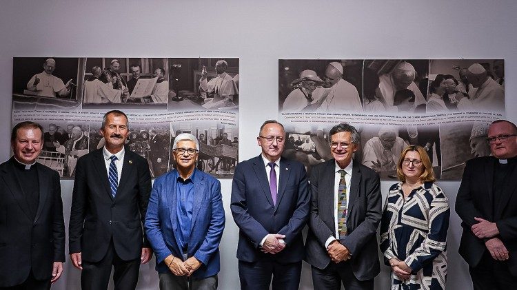 Delegacja IPN na czele z dr. hab. Karolem Polejowskim spotyka się z delegacją Dykasterii ds. Komunikacji na czele z prefektem&nbsp;Paolo&nbsp;Ruffinim