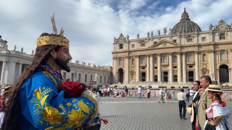 Imagen de "Jesús Nazareno Cautivo" en la Plaza San Pedro – Vaticano 