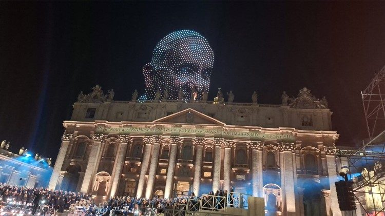 Wyświetlono także wizerunek papieża Franciszka