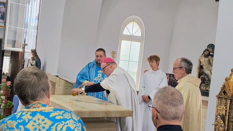 Освещаване на новия олтар в манастира в Царев брод