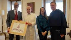 Il direttore della Fondazione Agostiniani nel mondo, Maurizio Misitano, durante l'incontro con Papa Leone XIV