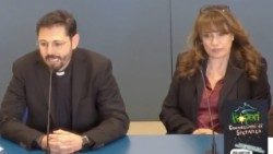 路濟婭·蒙塔尼諾在見證會上