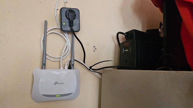 Agua, luz e internet para esa comunidad
