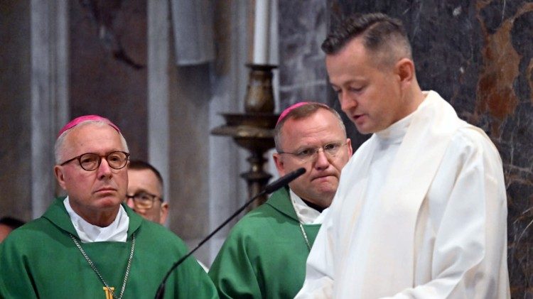 Dzisiejszą Mszę św. koncelebrowało ok. 100 kapłanów