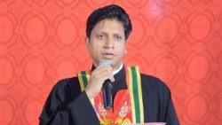 துணை ஆயர் John Kuttyil