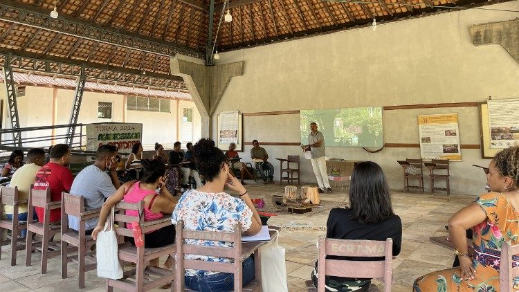 Formação teórica do curso de agroecologia da Escola Ecrama.