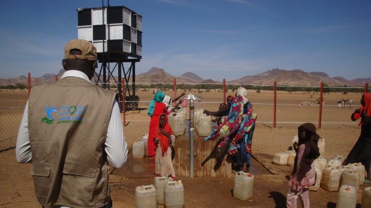 Distribuzione di acqua in Sudan