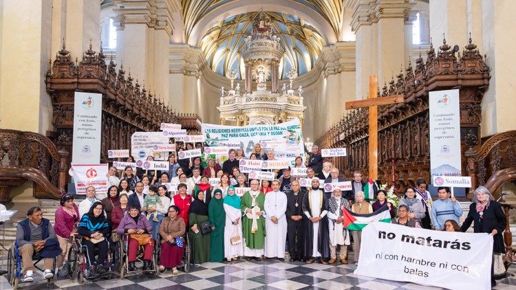 Movimientos laicales en La Lima con el Cardenal